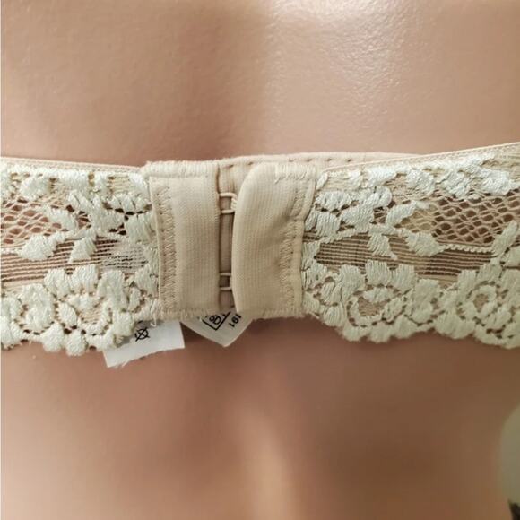 Wacoal Lace Bra 34D - Picture 5 of 7